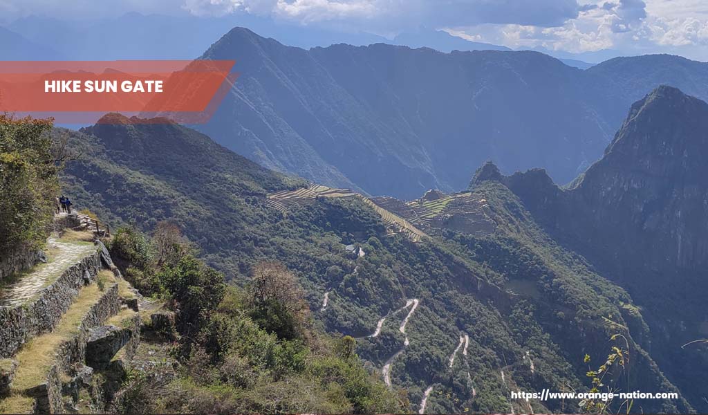 Hike sun gate Machu Picchu - Orange Nation